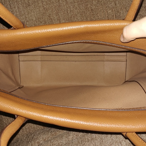 Gently used Michael Koss handbag🔥🙌💯 - Picture 6 of 8